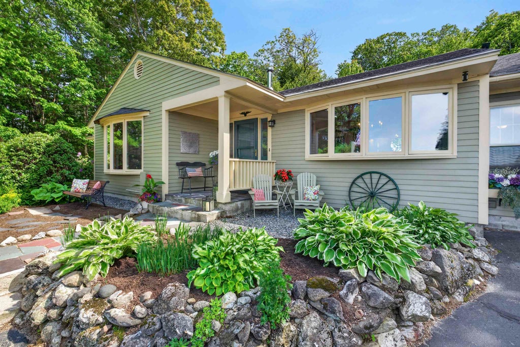 Photo of 5 Tillinghast Road, Sutton, NH 03260 (MLS # 5093545)