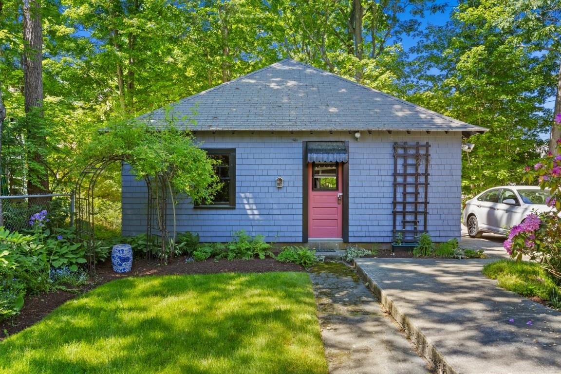 52 Whipple Road