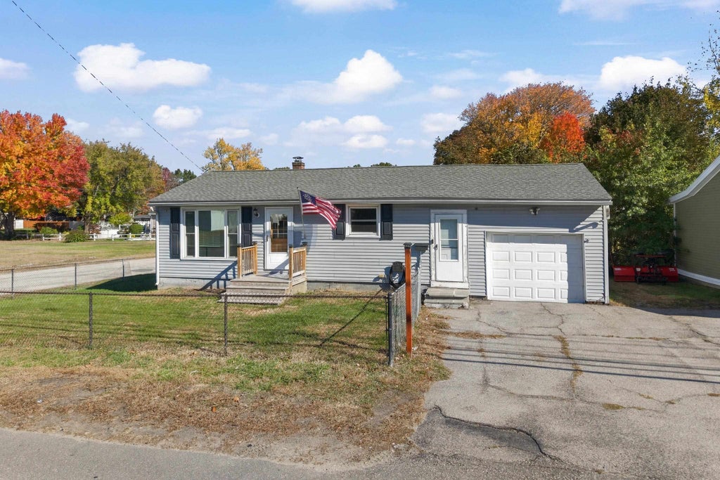 Photo of 520 S Beech Street, Manchester, NH 03103 (MLS # 5115229)