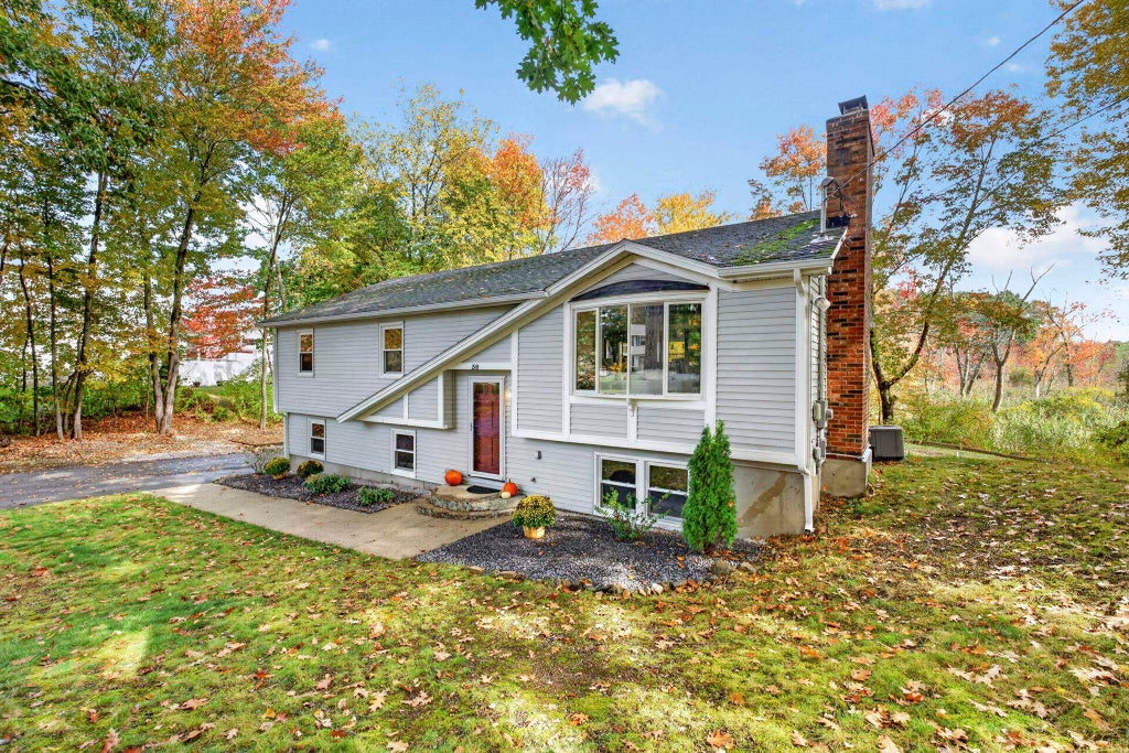 Photo of 38 Twinbrook Avenue, Salem, NH 03079 (MLS # 5114448)