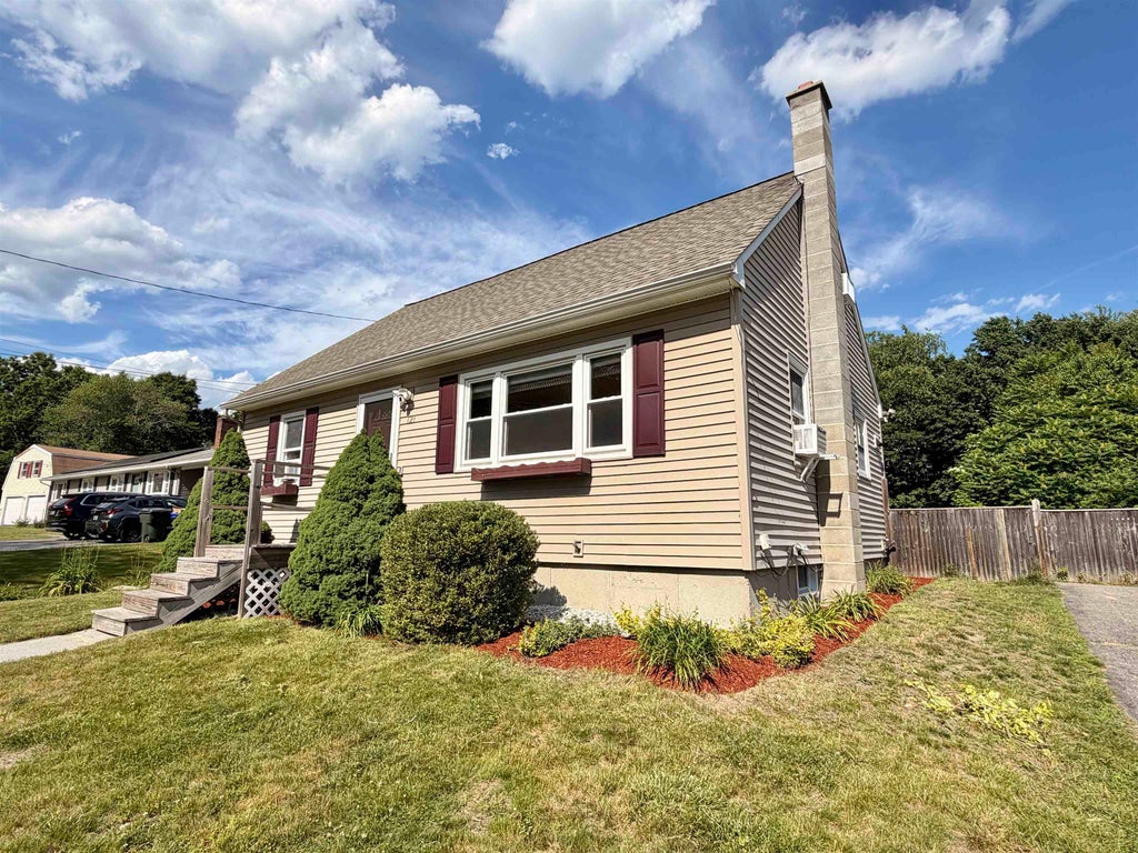 Photo of 121 Michigan Avenue, Manchester, NH 03104 (MLS # 5095338)