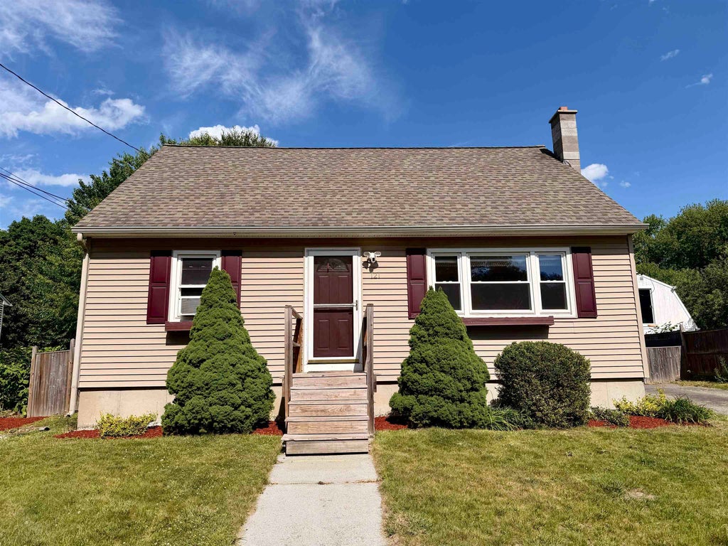 Photo of 121 Michigan Avenue, Manchester, NH 03104 (MLS # 5095338)