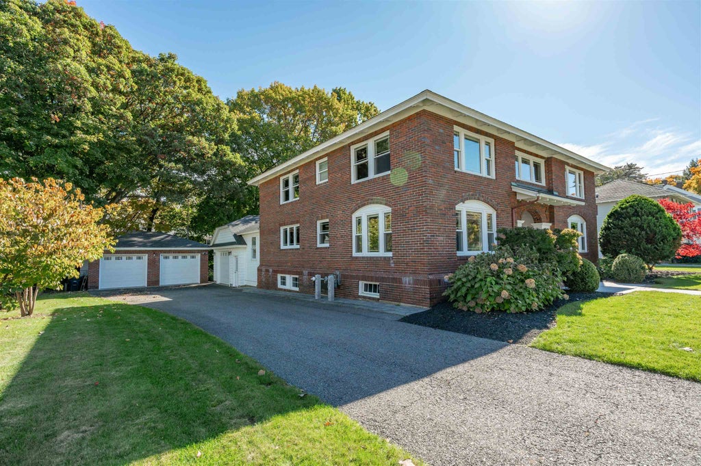 Photo of 17 Berkeley Street, Nashua, NH 03064 (MLS # 5115666)