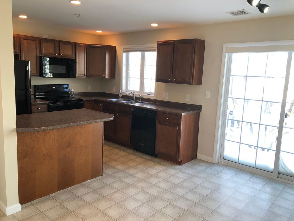 Photo of 6 Harvest Drive, Dover, NH 03820 (MLS # 5099388)