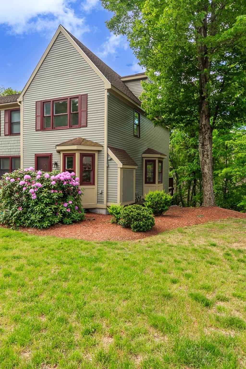 Photo of 264 Bartemus Trail, Nashua, NH 03063 (MLS # 5091628)