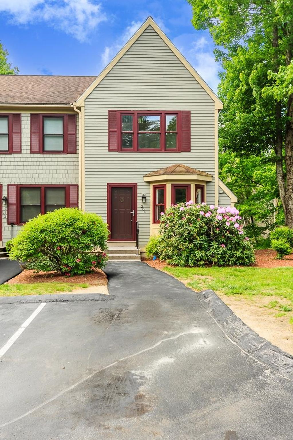 Photo of 264 Bartemus Trail, Nashua, NH 03063 (MLS # 5091628)