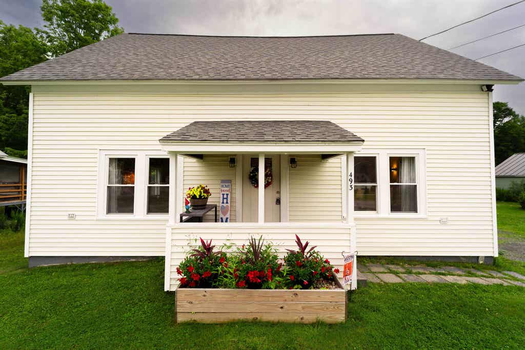 Photo of 493 Sunapee Street, Newport, NH 03773 (MLS # 5103285)