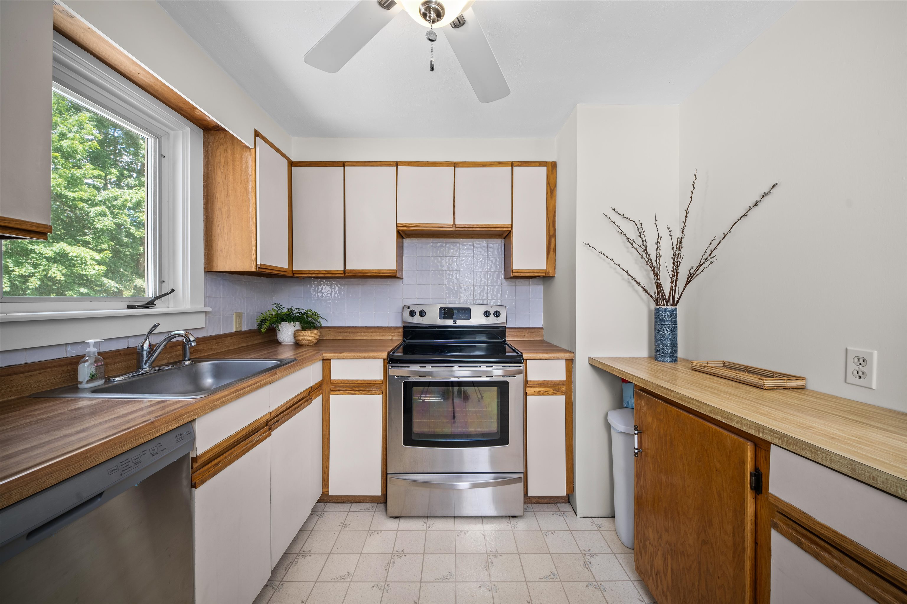 547 Colonial Drive