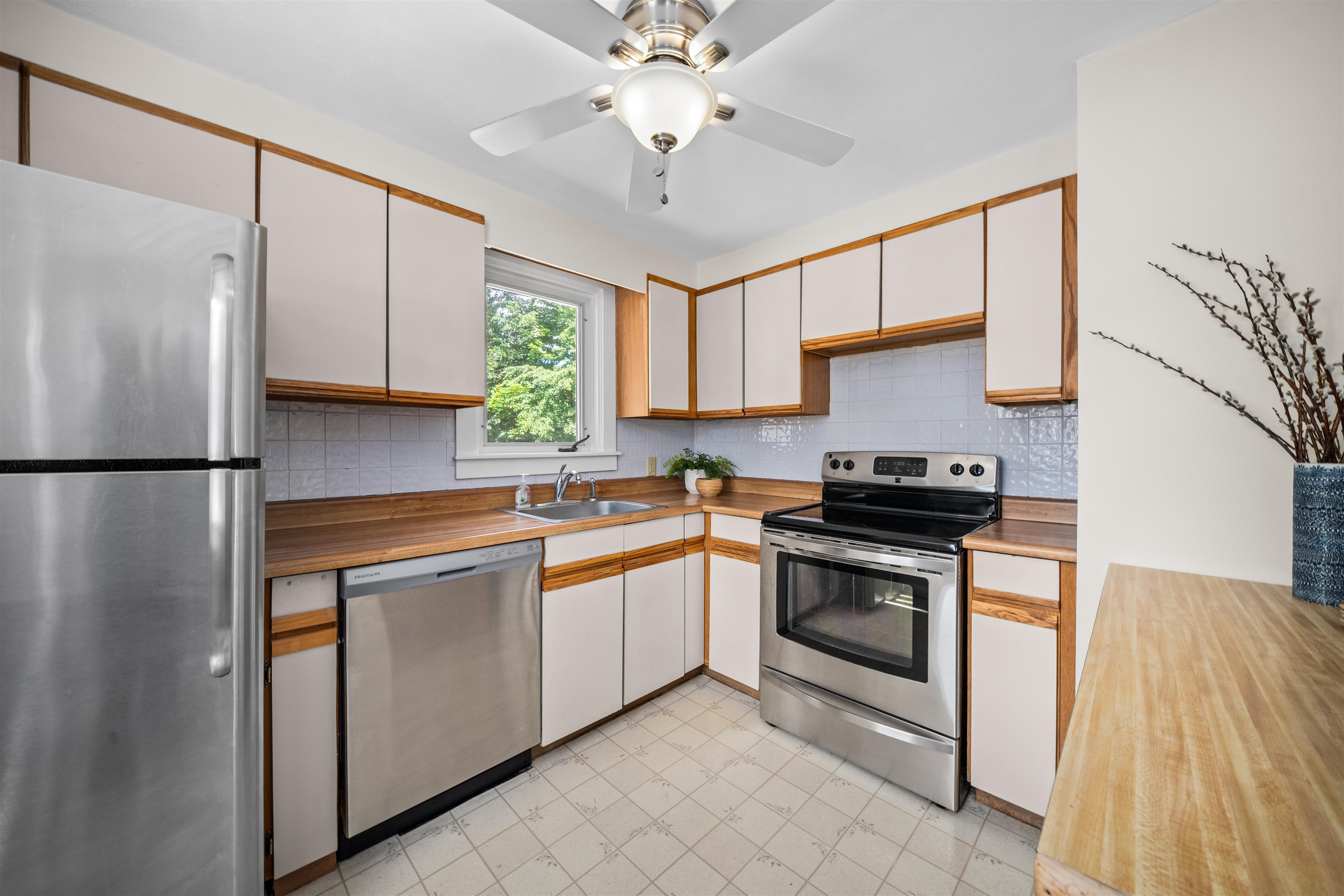 547 Colonial Drive