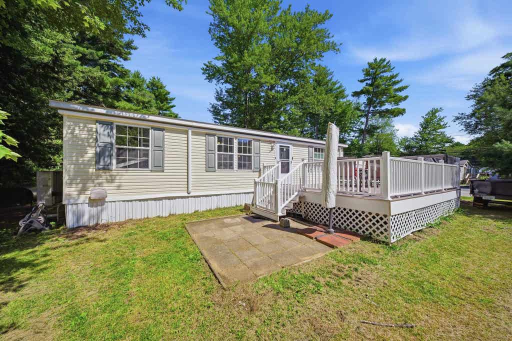 Photo of 6 Marilyn Drive, Allenstown, NH 03275 (MLS # 5103651)