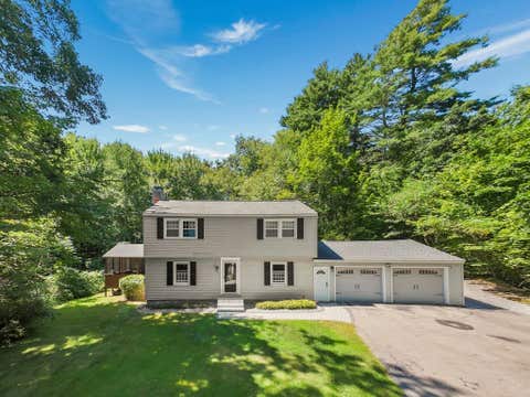 Photo of 16 Juniper Drive, Amherst, NH 03031 (MLS # 5106257)