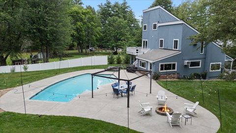 Photo of 37 Pike Street, Nashua, NH 03060 (MLS # 5098930)