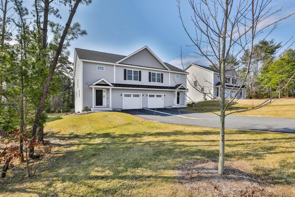 Photo of 4 Button Lane #A, Londonderry, NH 03053 (MLS # 5111141)