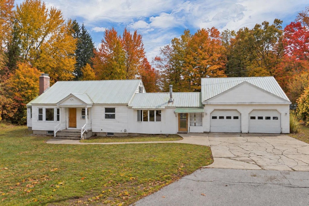 Photo of 27 Village Lane, Conway, NH 03818 (MLS # 5105161)