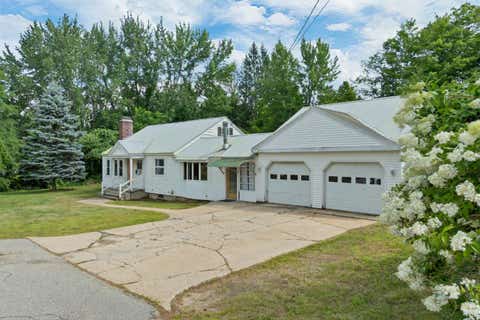 Photo of 27 Village Lane, Conway, NH 03818 (MLS # 5105161)