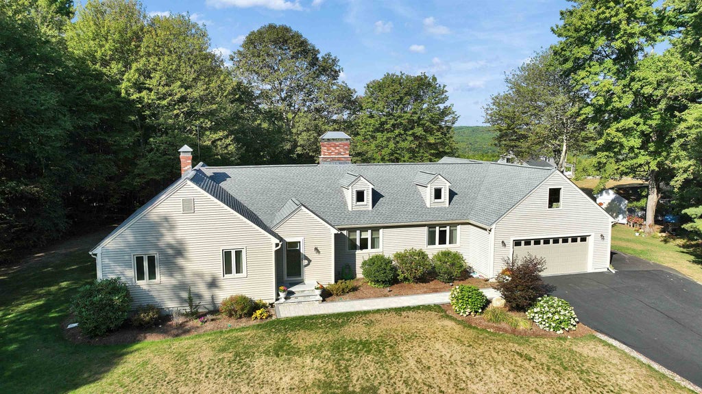 Photo of 9 Audley Divide, Bow, NH 03304 (MLS # 5092399)