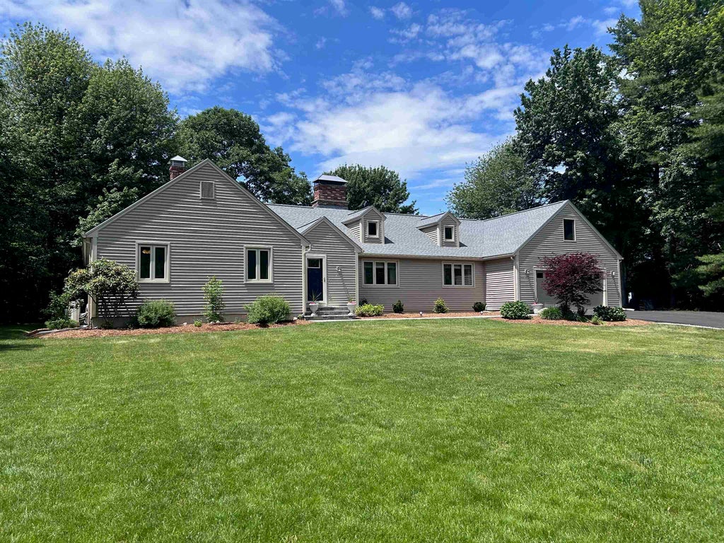 Photo of 9 Audley Divide, Bow, NH 03304 (MLS # 5092399)