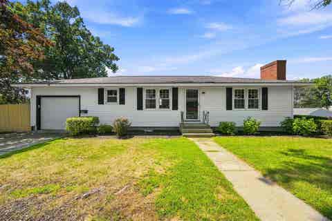 Photo of 283 S Hall Street, Manchester, NH 03103 (MLS # 5105362)