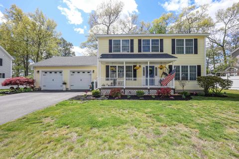 Photo of 237 Stanton Street, Manchester, NH 03103 (MLS # 5091187)