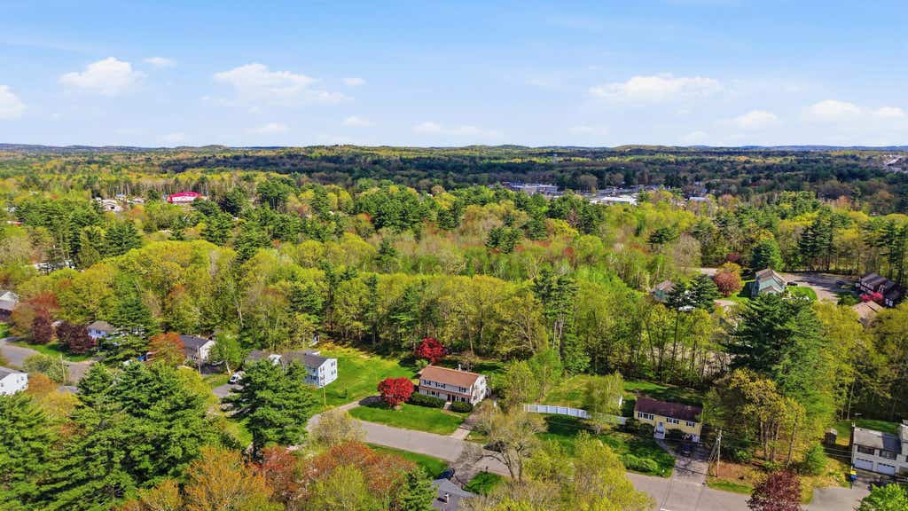 Photo of 14 Auburn Street #B, Plaistow, NH 03865 (MLS # 5093506)