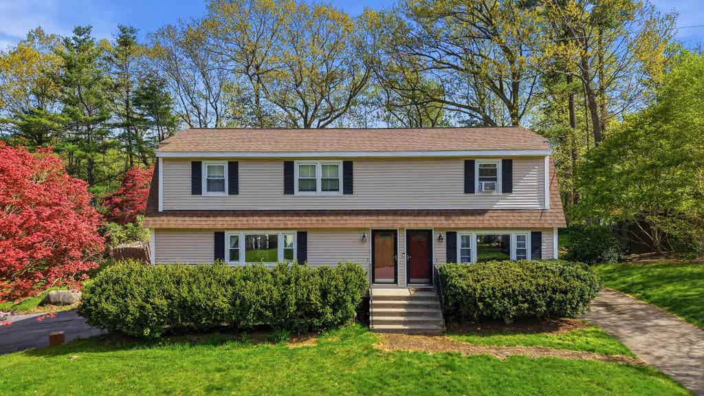 Photo of 14 Auburn Street #B, Plaistow, NH 03865 (MLS # 5093506)