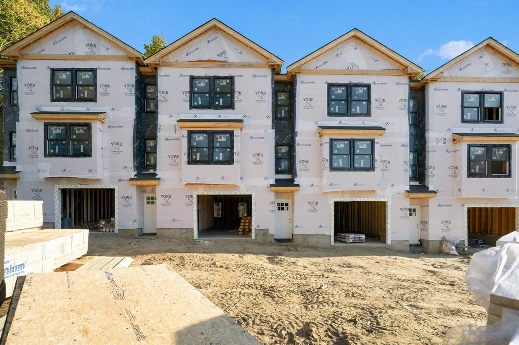 Photo of 2 York Way #2, Manchester, NH 03103 (MLS # 5110750)