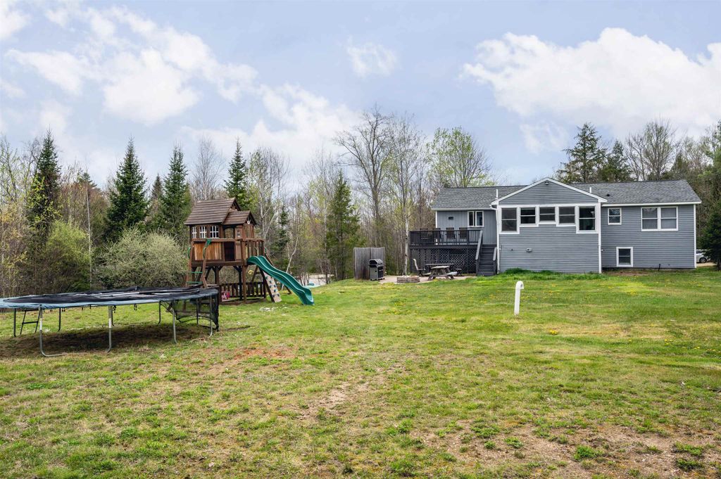 Photo of 21 Nutter Circle, Barnstead, NH 03225 (MLS # 5087589)