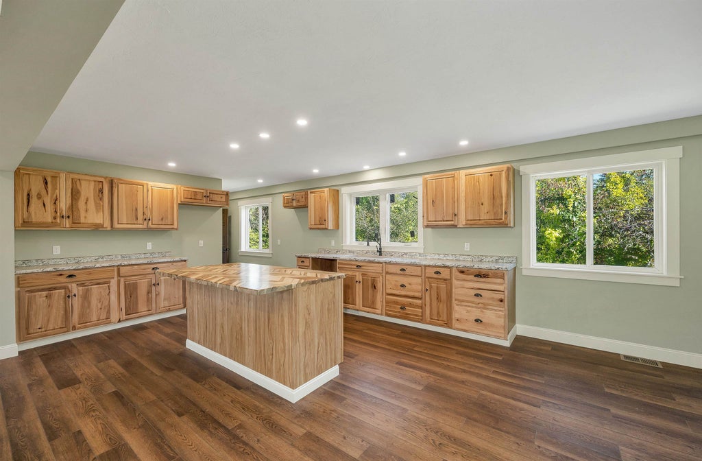 Photo of 12 Lacourse Street, Plymouth, NH 03264 (MLS # 5111078)