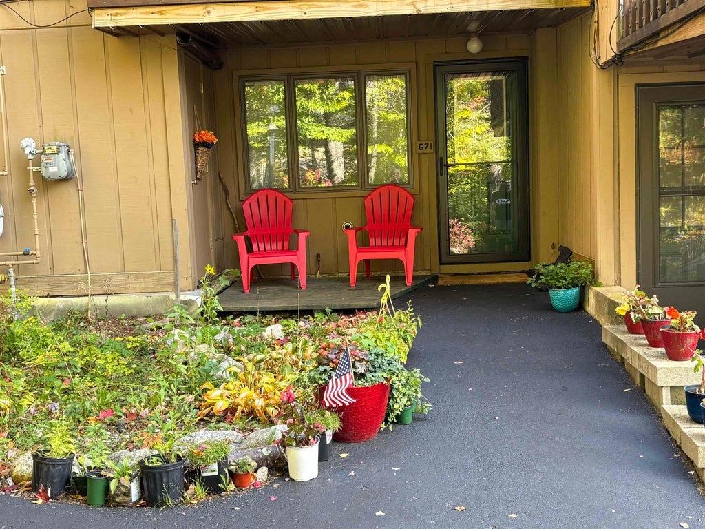 Photo of 23 Windsor Hill Way #71, Waterville Valley, NH 03215 (MLS # 5113470)