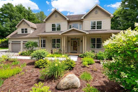 Photo of 35 Edgewater Terrace, Milton, VT 05468 (MLS # 5104871)