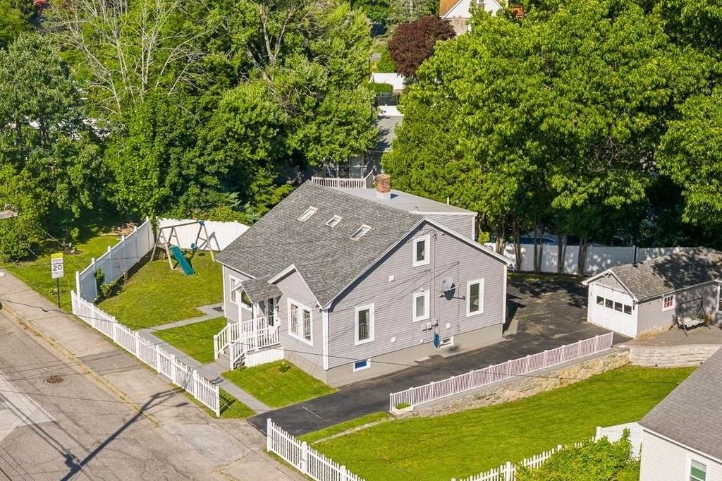 Photo of 123 Smyth Road, Manchester, NH 03104 (MLS # 5096818)