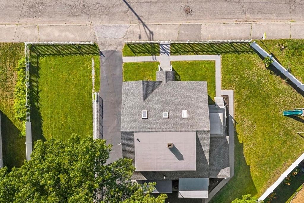 Photo of 123 Smyth Road, Manchester, NH 03104 (MLS # 5096818)