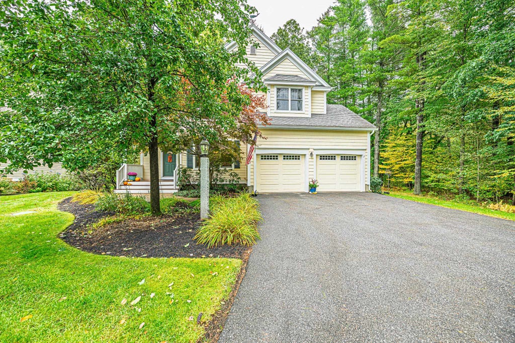 Photo of 7 Drumlin Road, Stratham, NH 03885 (MLS # 5112453)