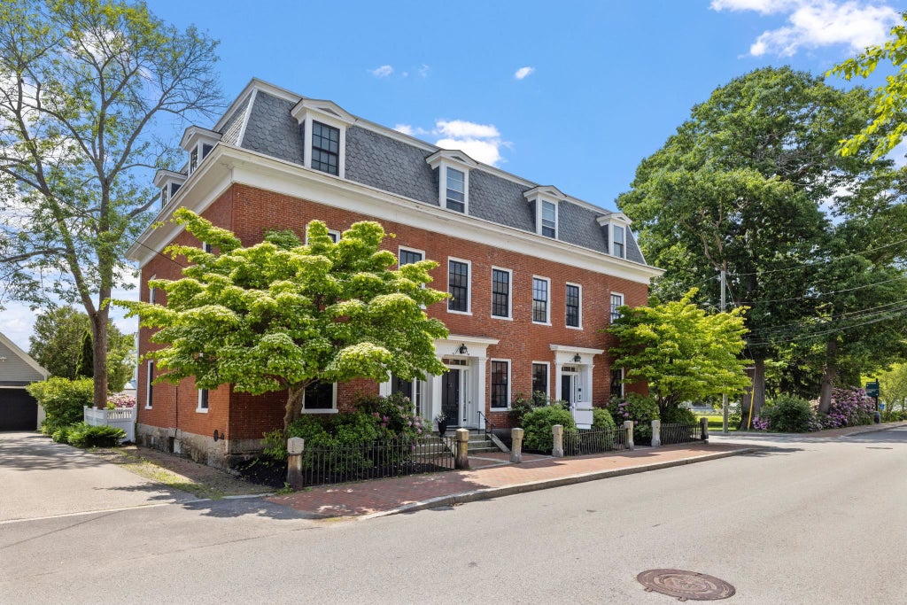 Photo of 290 Pleasant Street #5, Portsmouth, NH 03801 (MLS # 5112101)