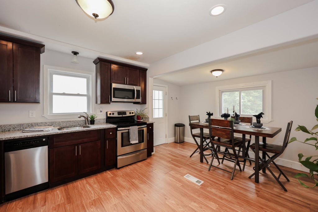 Photo of 258 Belmont Street, Manchester, NH 03103 (MLS # 5096021)