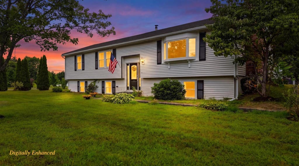 Photo of 16 Roberts Road, Litchfield, NH 03052 (MLS # 5104848)