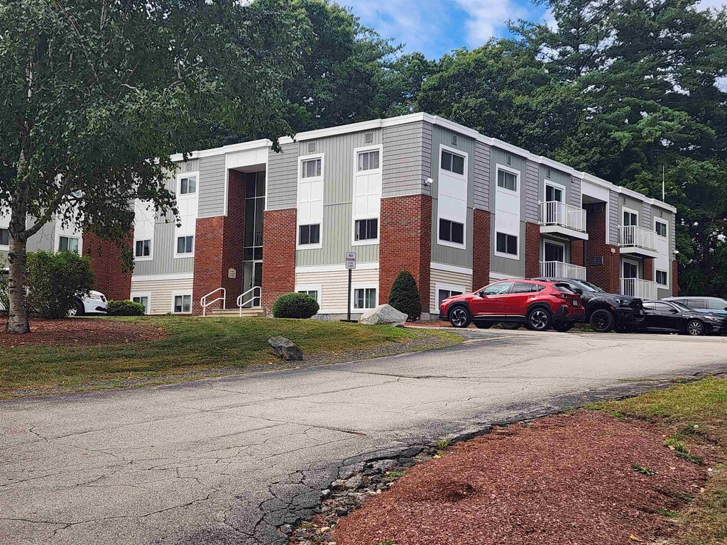 Photo of 162 Capitol Hill Drive, Londonderry, NH 03053 (MLS # 5106315)