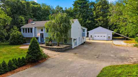 Photo of 7 Wingate Road, Sandown, NH 03873 (MLS # 5106328)