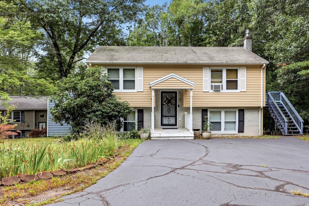 Photo of 29 Hersey Lane, Newmarket, NH 03857 (MLS # 5108762)