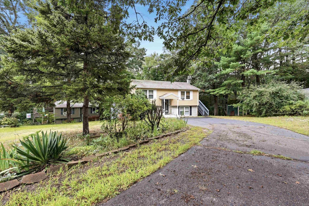 Photo of 29 Hersey Lane, Newmarket, NH 03857 (MLS # 5108762)