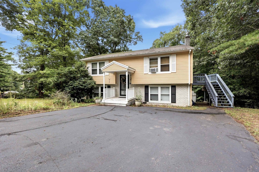 Photo of 29 Hersey Lane, Newmarket, NH 03857 (MLS # 5108762)
