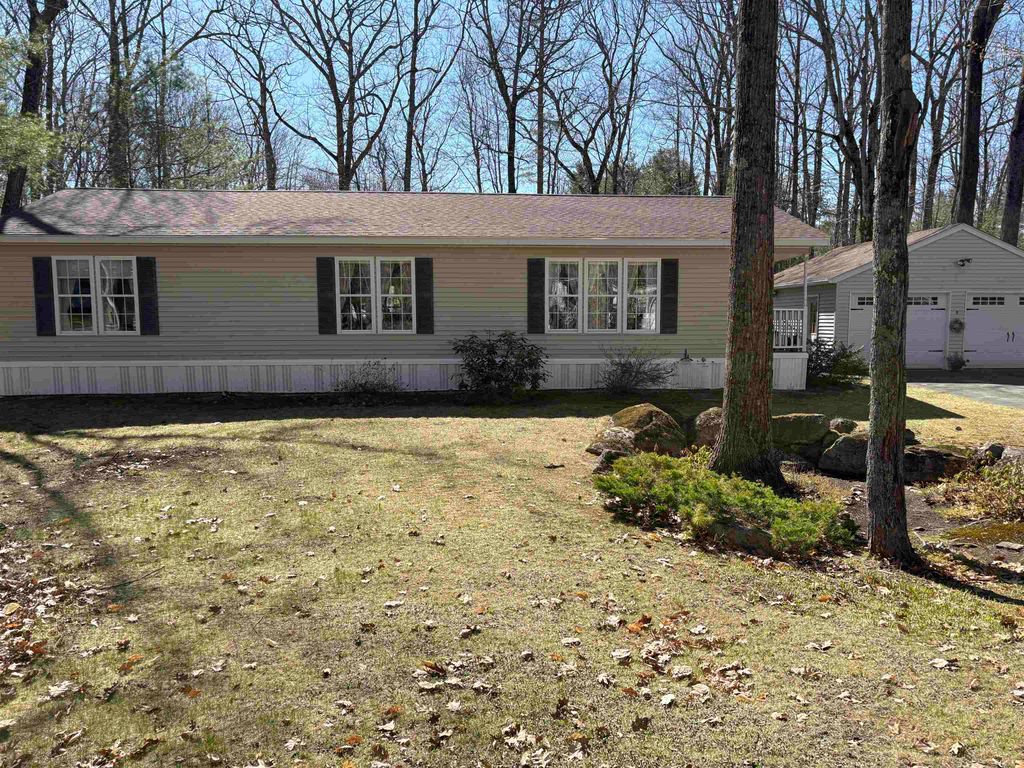 Photo of 9 Kenyann Drive, Wolfeboro, NH 03894 (MLS # 5081568)