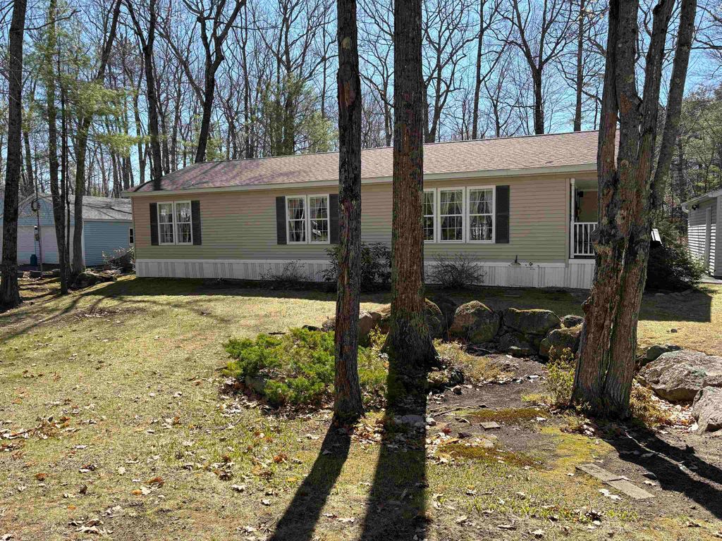 Photo of 9 Kenyann Drive, Wolfeboro, NH 03894 (MLS # 5081568)