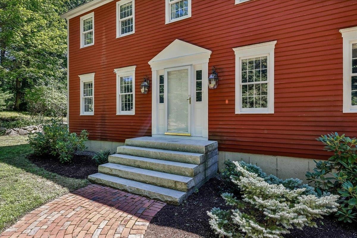 25 Old Stone Way