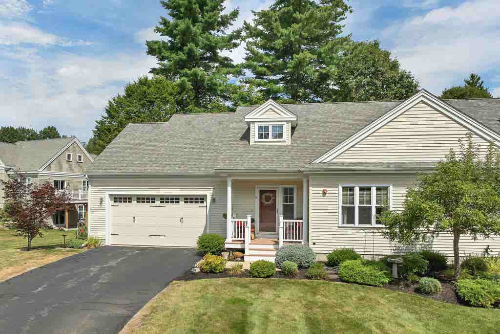 Photo of 13 Mill Pond Road, Brentwood, NH 03833 (MLS # 5106492)