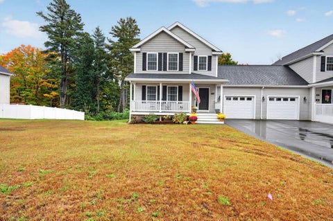 Photo of 36 Terraceview Drive, Hudson, NH 03051 (MLS # 5112807)