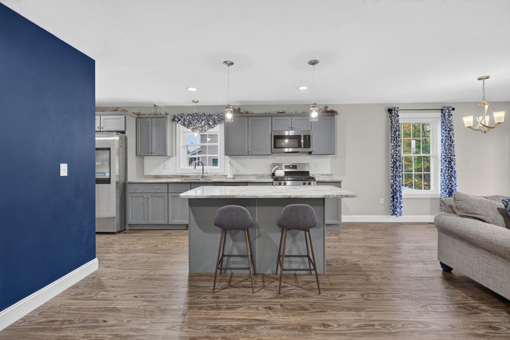 Photo of 36 Terraceview Drive, Hudson, NH 03051 (MLS # 5112807)