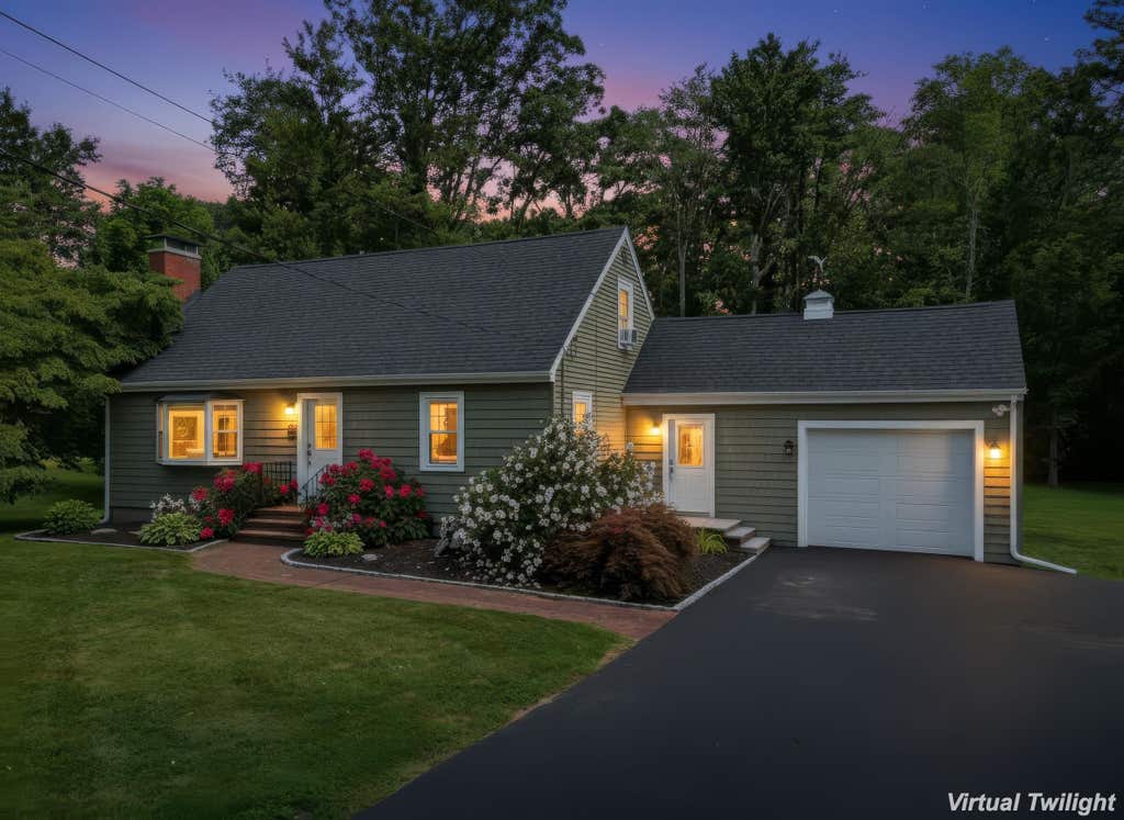 Photo of 20 North Avenue, Plaistow, NH 03865 (MLS # 5105703)