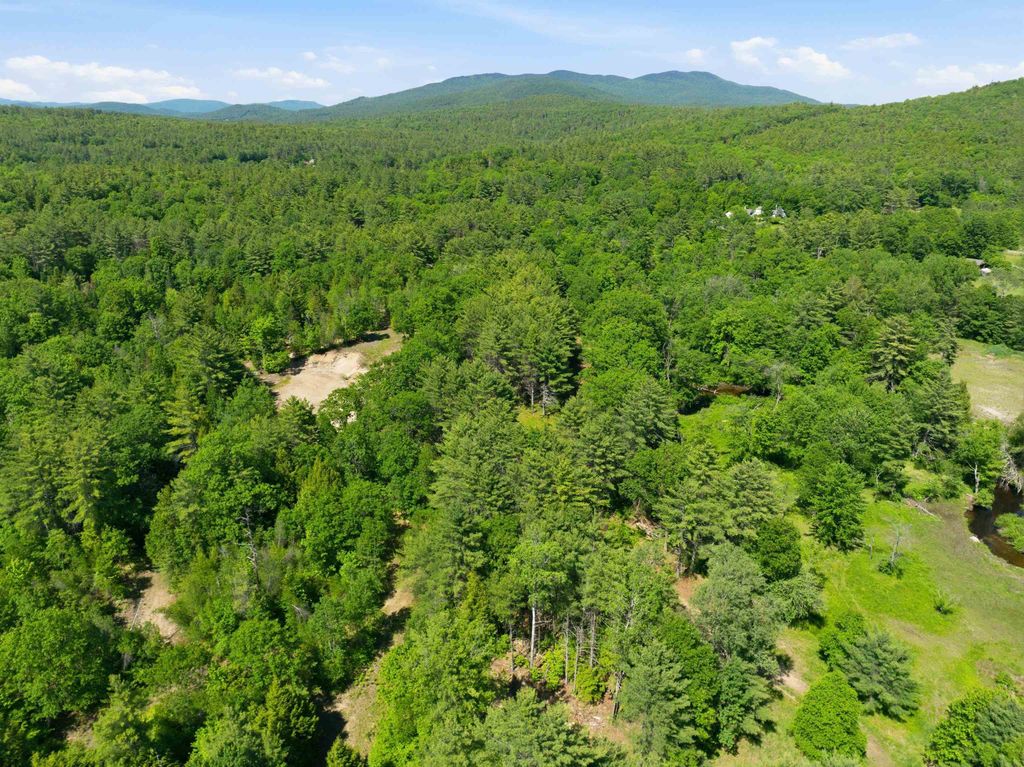 Photo of 8 Stonebridge Road, Wilmot, NH 03287 (MLS # 5067271)