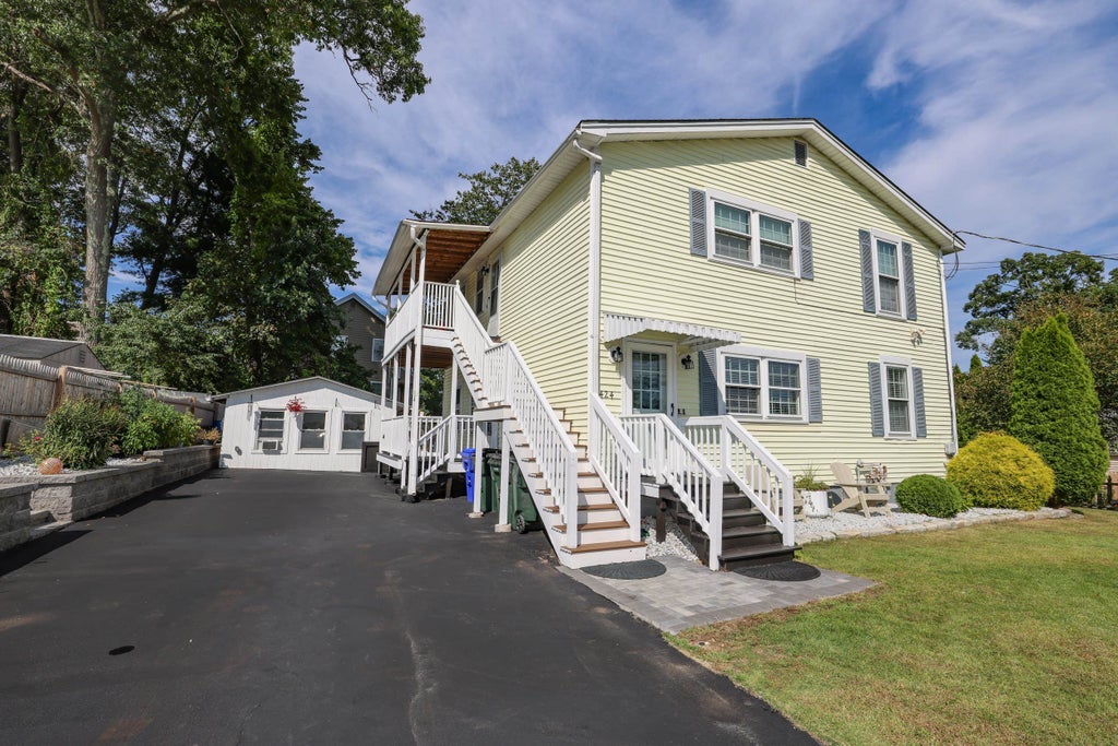 Photo of 424 Gold Street, Manchester, NH 03103 (MLS # 5110451)